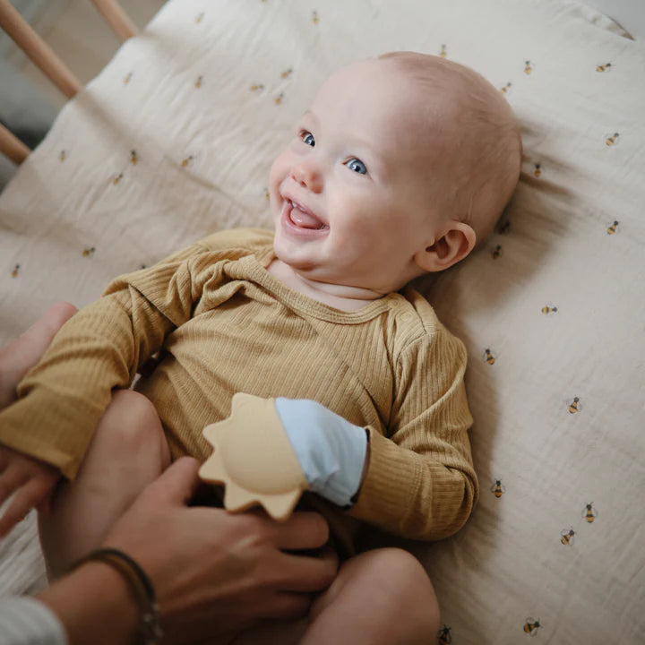 Sun Teether Mitten