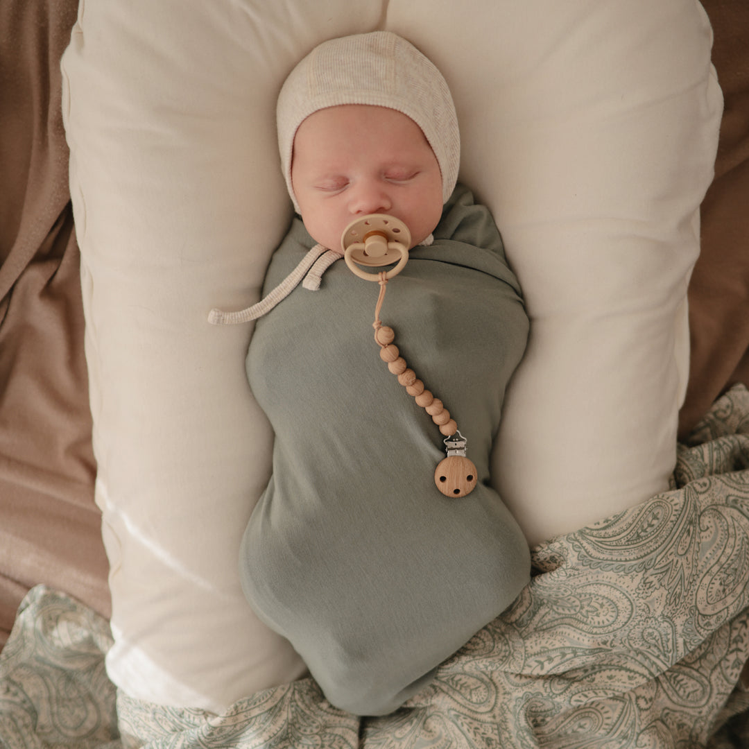 Hera Soother Clip - Faux wood