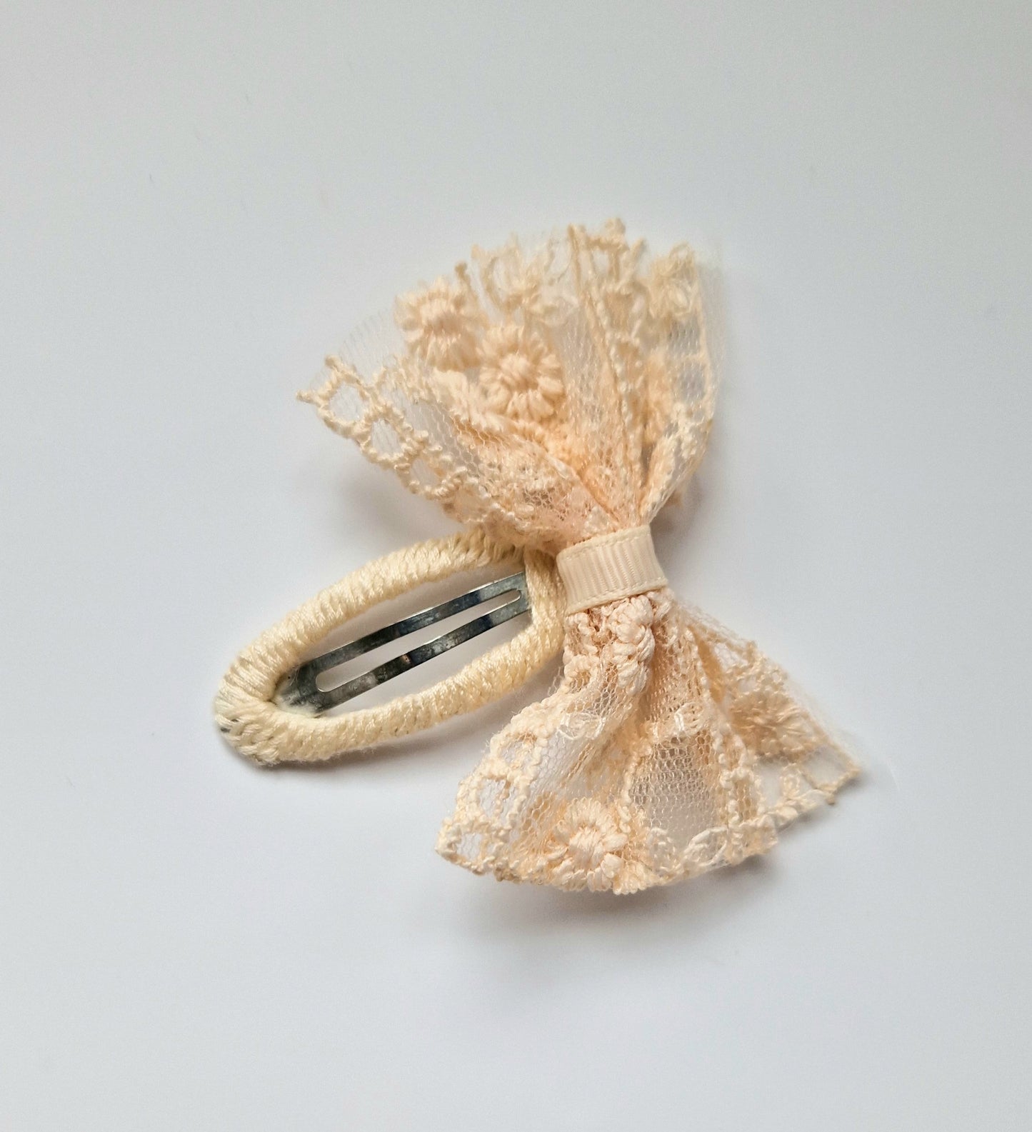 Lace Bow Clip - Vanilla